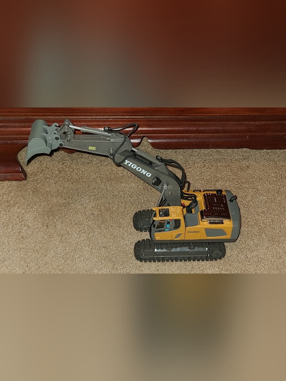 2.4G Remote Control Yigong RC Model Excavator Vehicle Only Working